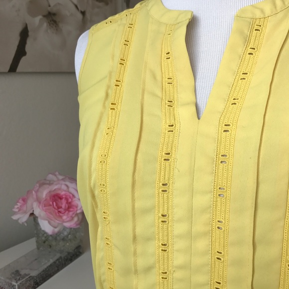 Maison Jules Eyelet Feminine Romantic Sleeveless V-Neck Tank Yellow Size XS - Picture 2 of 3